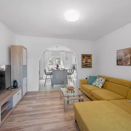 Holiday home Family House Sonja Sevid